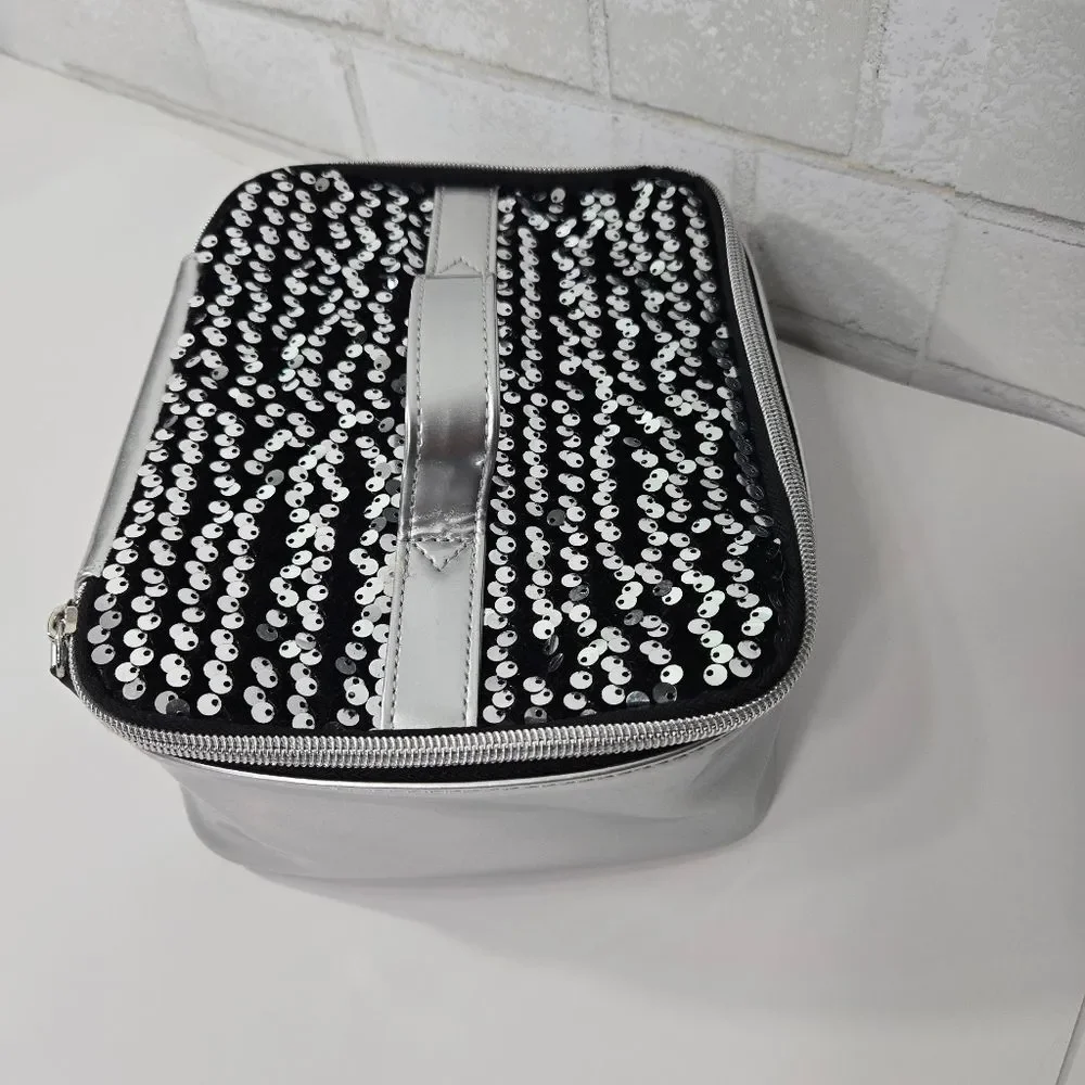 Kendall & Kylie cosmetic bag